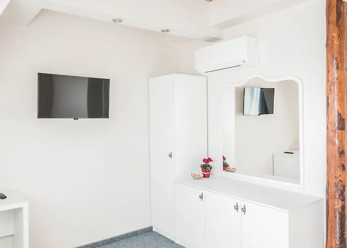 семеен бел епок бийч Хотел